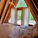 Bungaja Chalet *